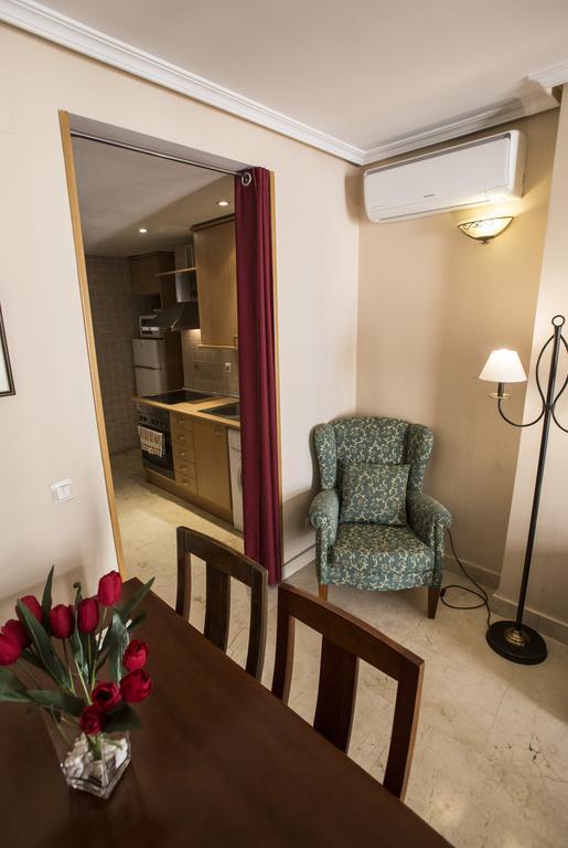 Apartamentos Caballero De Gracia Madri Exterior foto