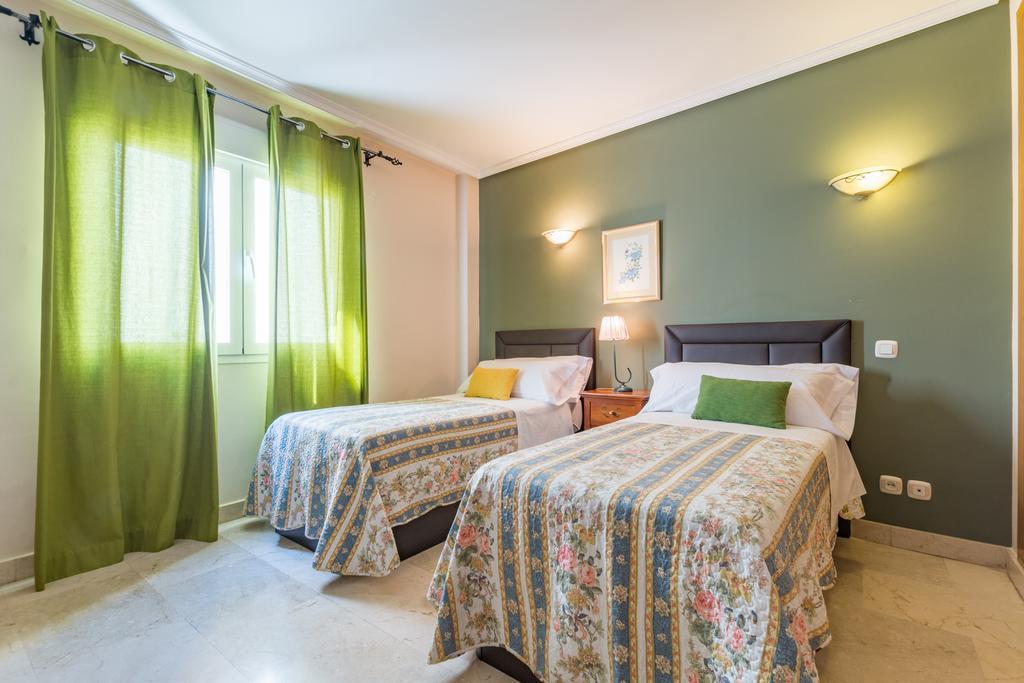 Apartamentos Caballero De Gracia Madri Exterior foto