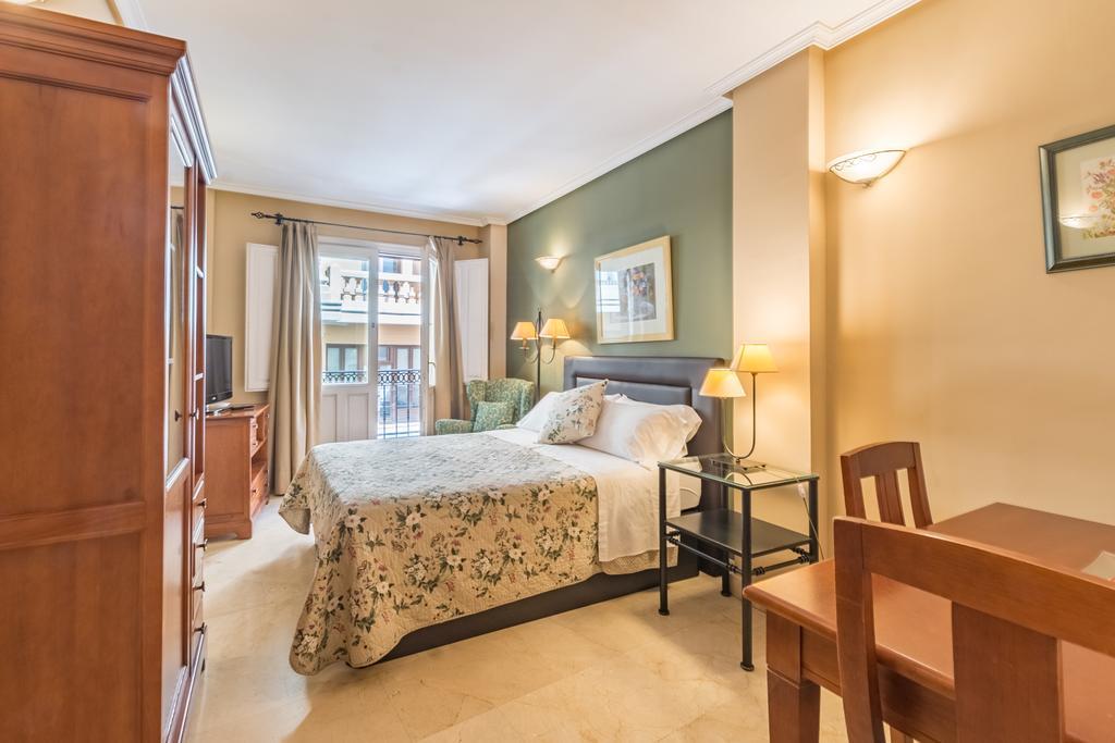 Apartamentos Caballero De Gracia Madri Exterior foto