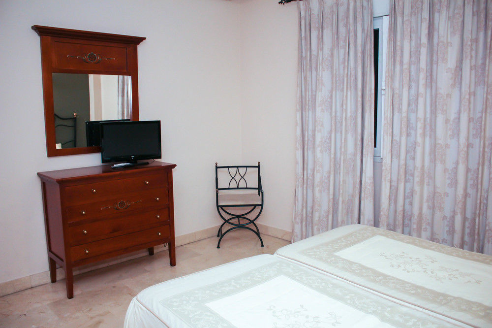 Apartamentos Caballero De Gracia Madri Exterior foto