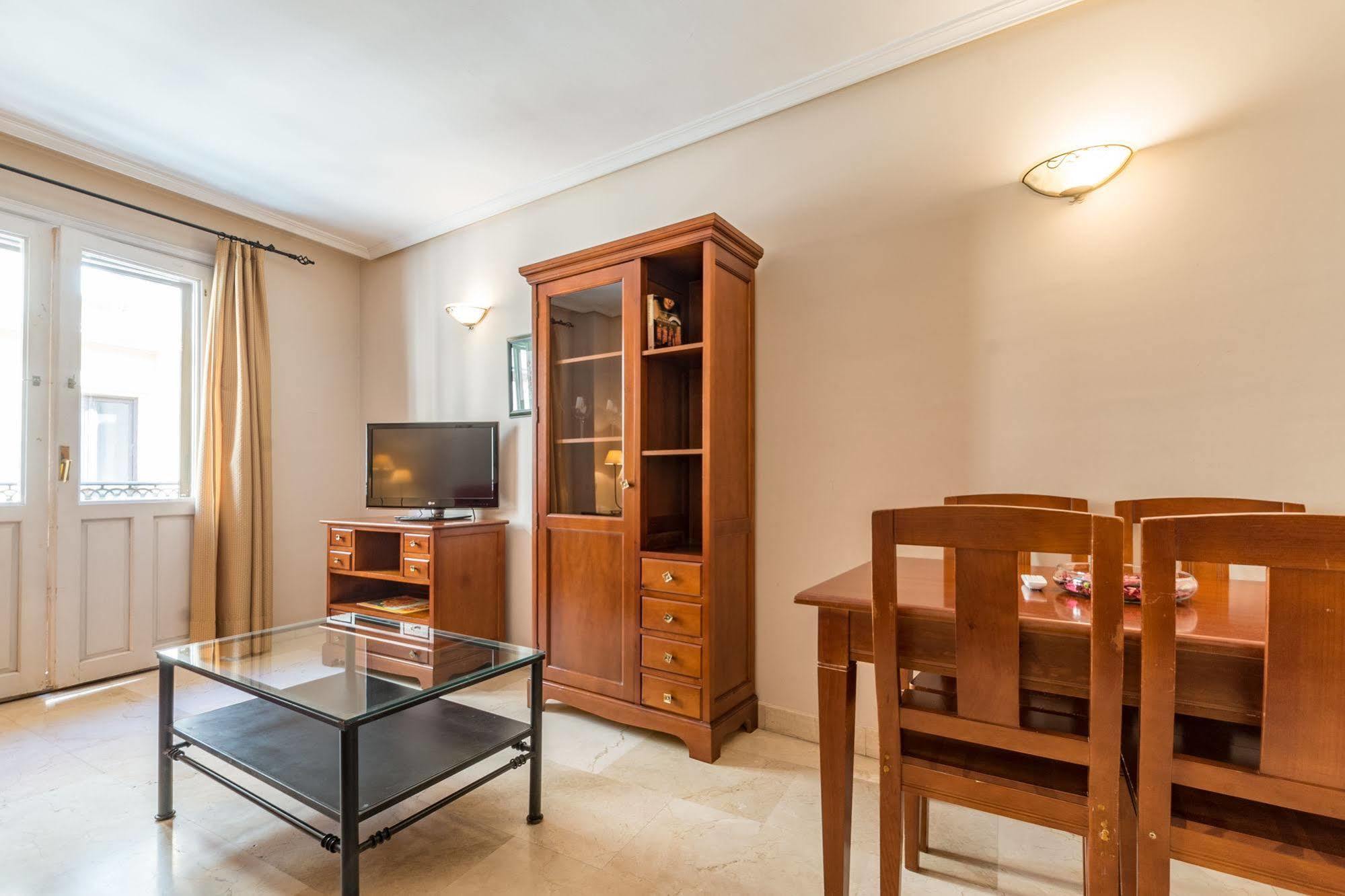 Apartamentos Caballero De Gracia Madri Exterior foto