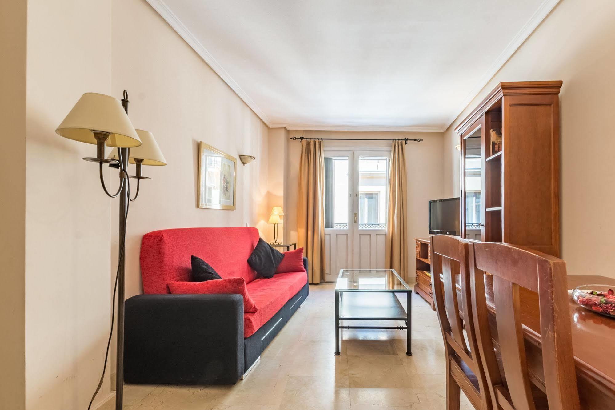 Apartamentos Caballero De Gracia Madri Exterior foto