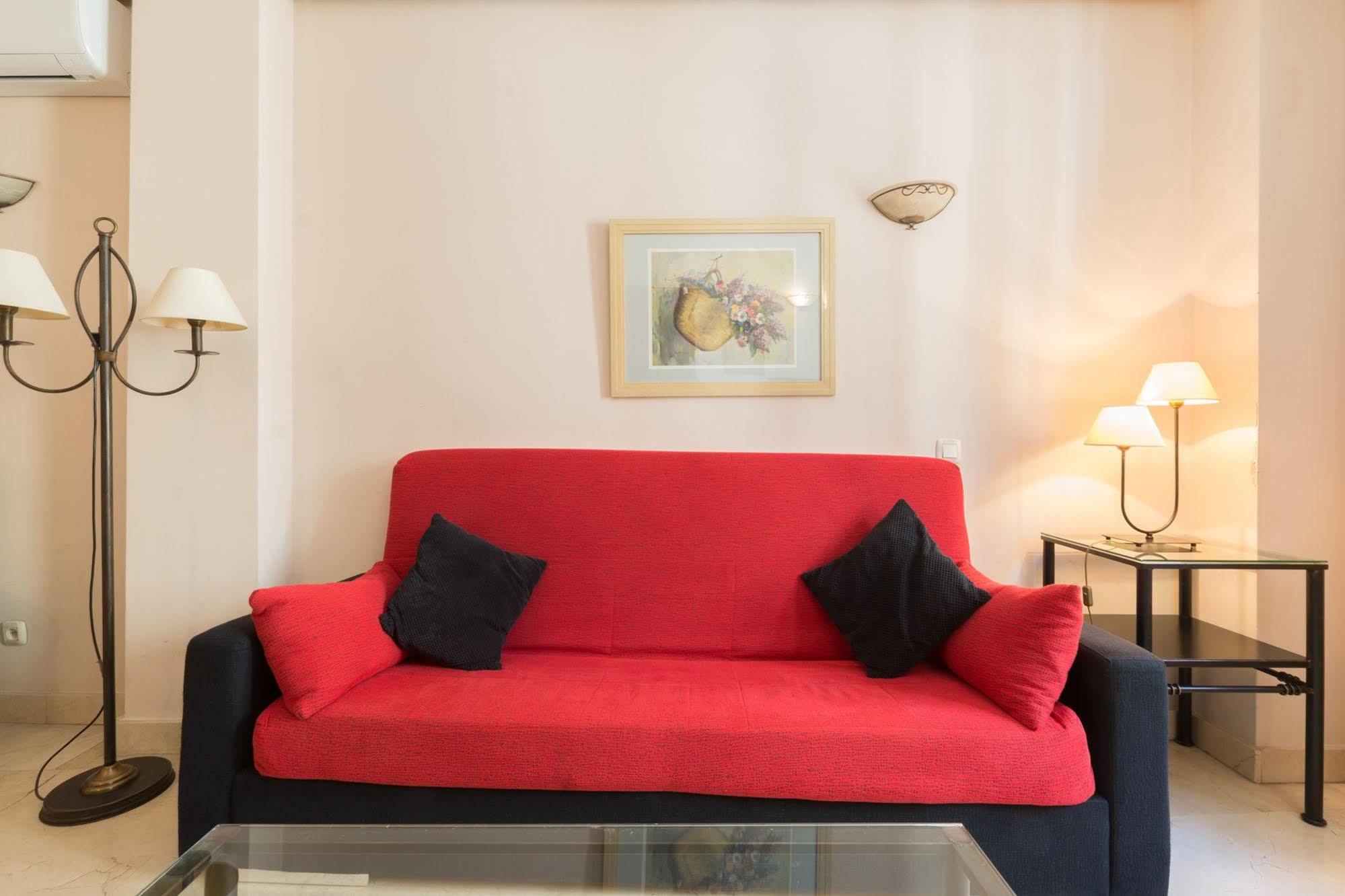 Apartamentos Caballero De Gracia Madri Exterior foto